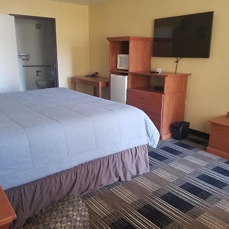 Oakridge Inn & Suites Екстер'єр фото