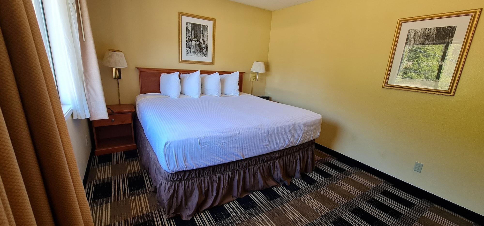 Oakridge Inn & Suites Екстер'єр фото