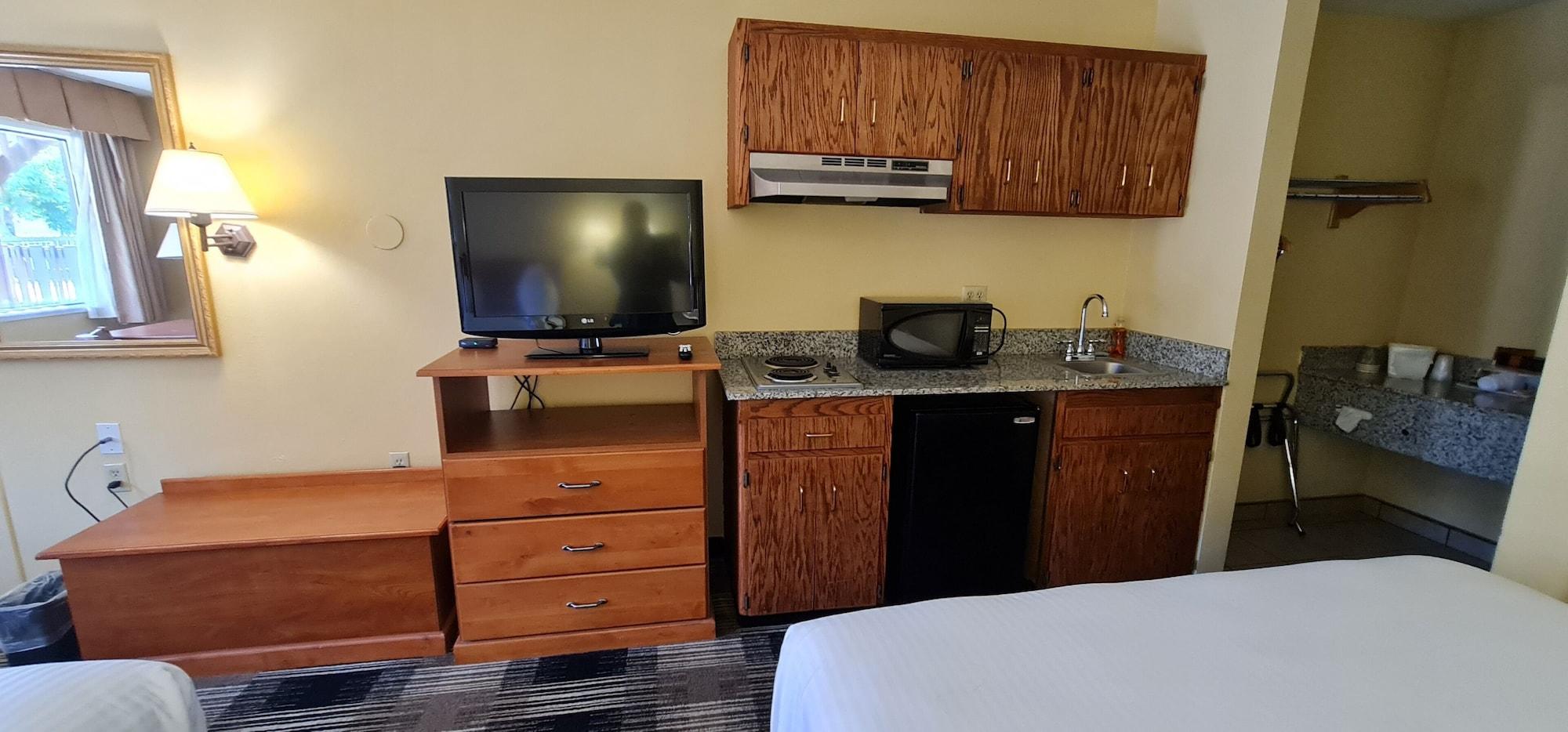 Oakridge Inn & Suites Екстер'єр фото