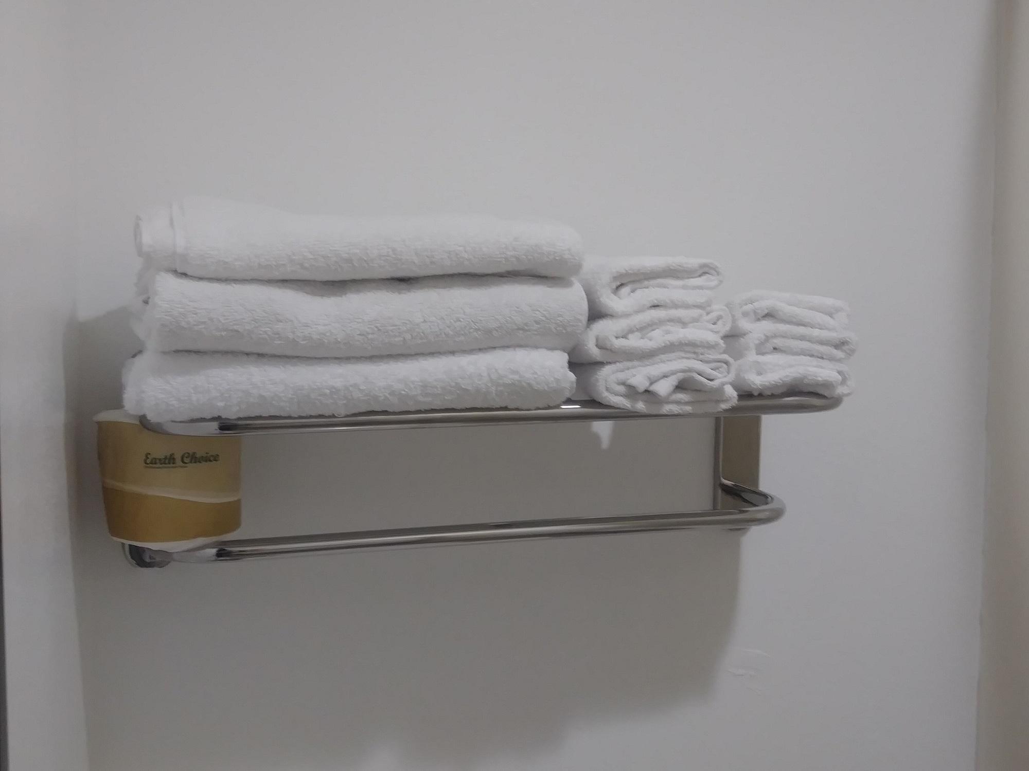 Oakridge Inn & Suites Екстер'єр фото