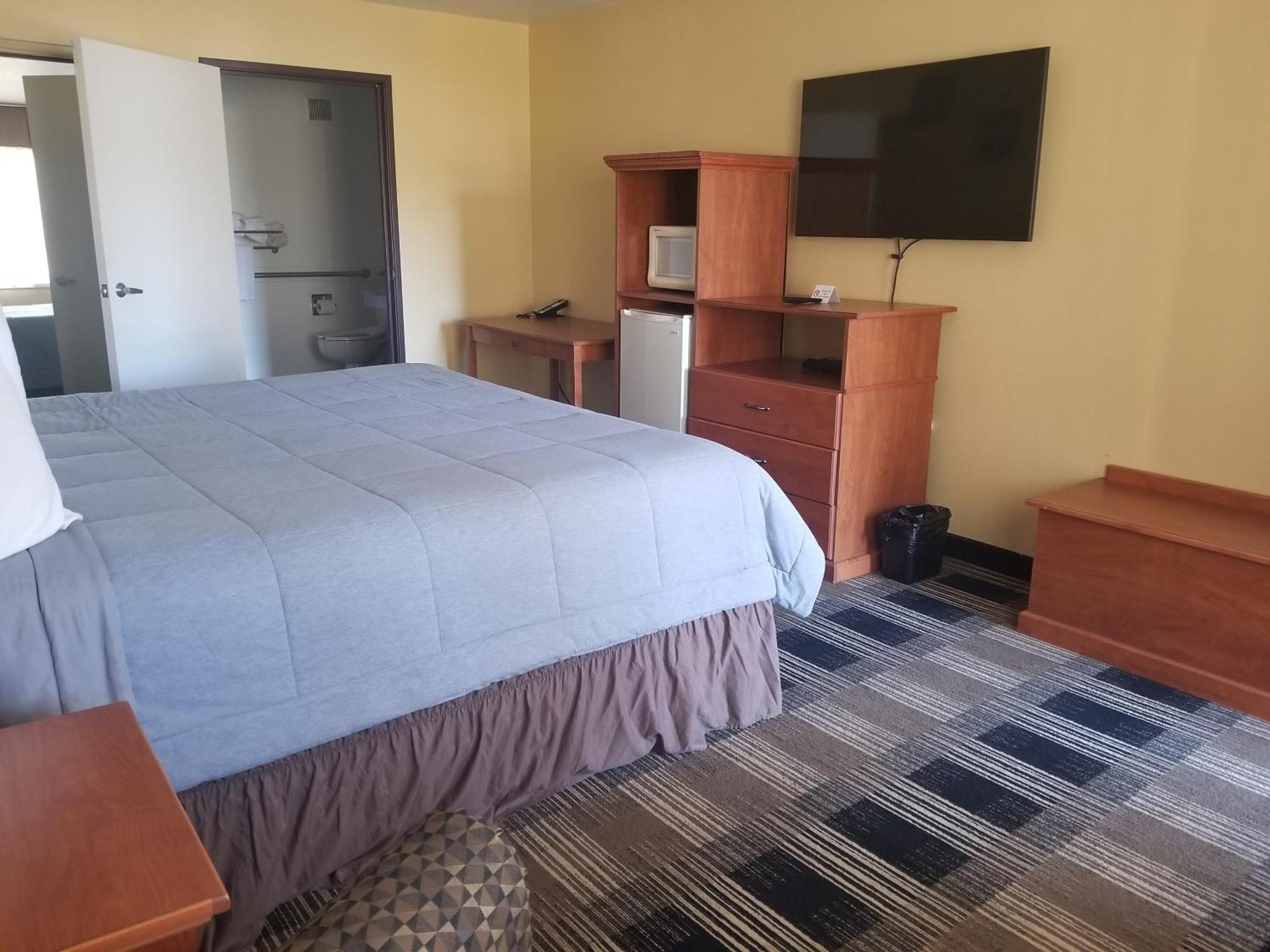 Oakridge Inn & Suites Екстер'єр фото