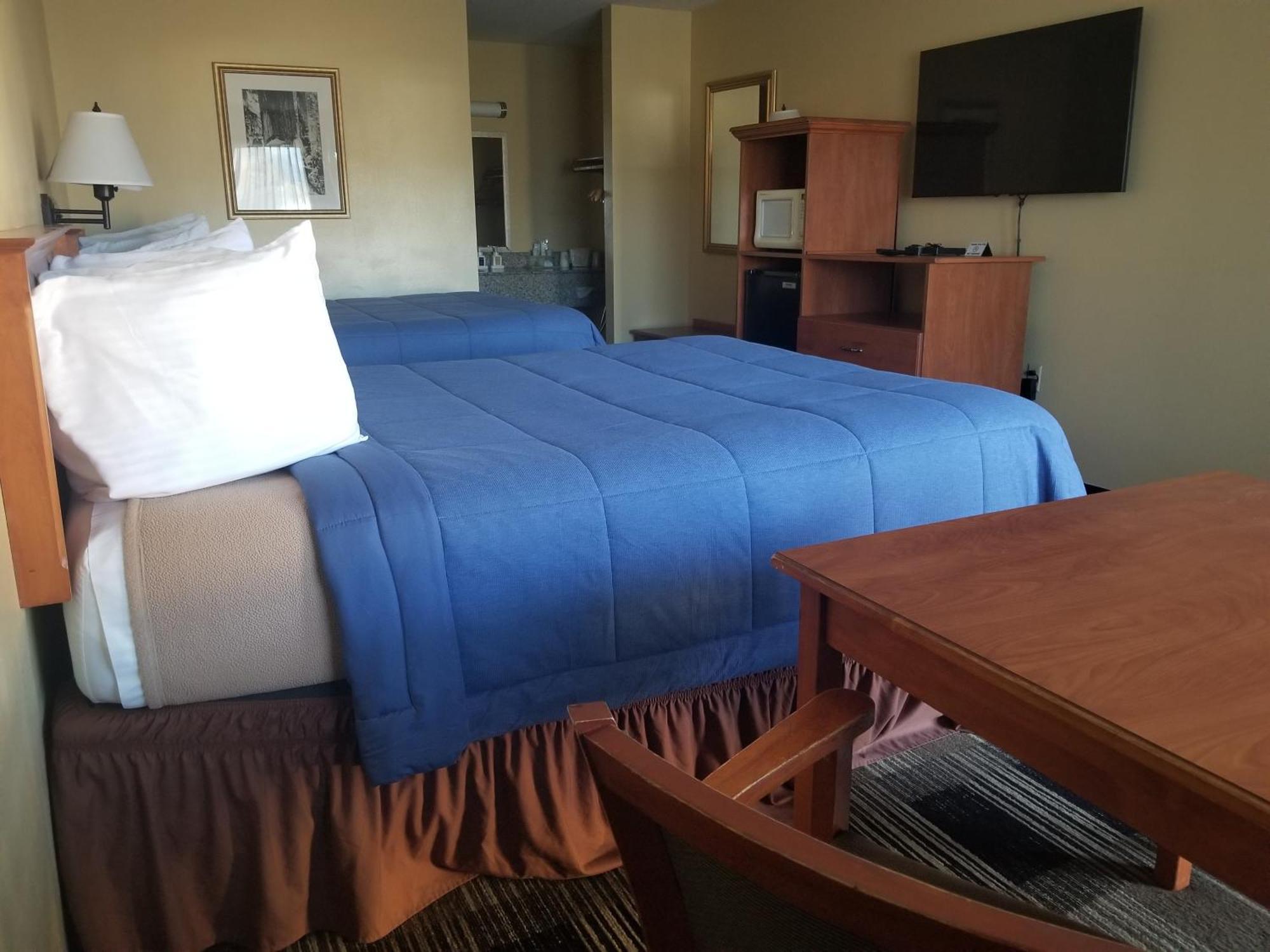 Oakridge Inn & Suites Екстер'єр фото