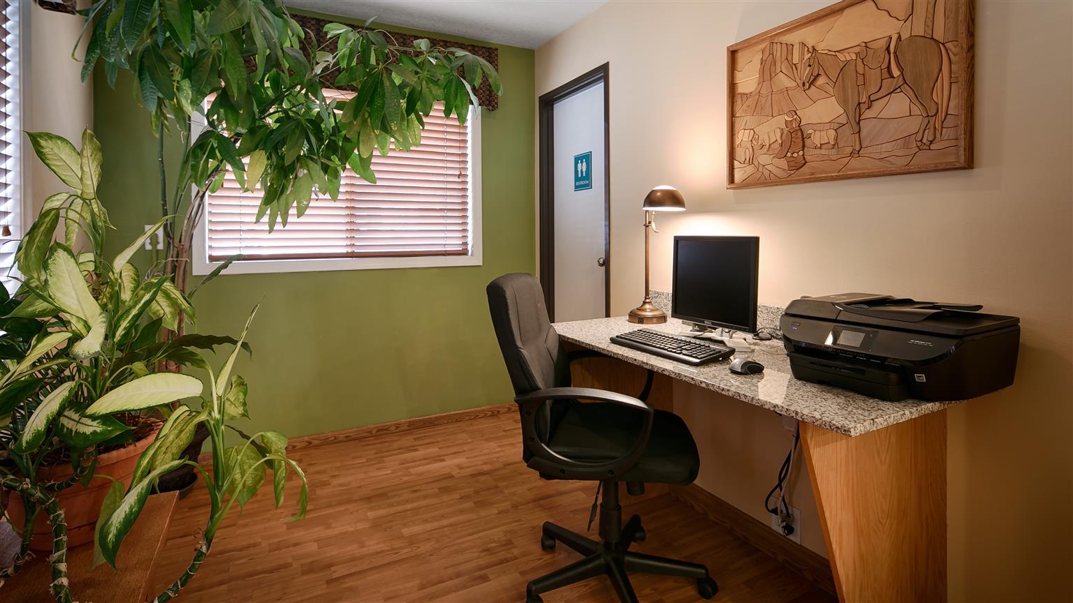 Oakridge Inn & Suites Екстер'єр фото